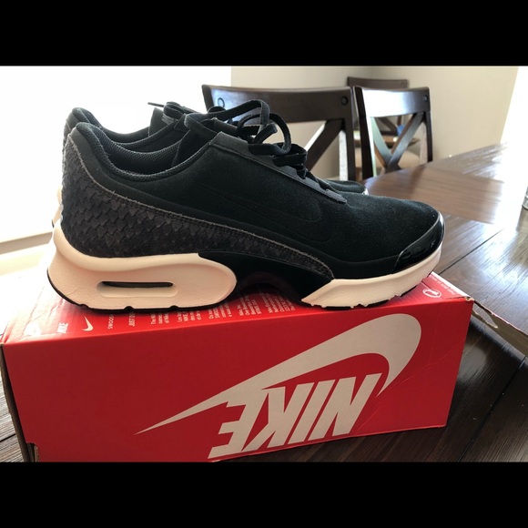 Nike Air Max Jewel (Black) -make me an offer! - Picture 3 of 7
